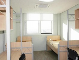 大学松6楼：承载回忆的独特存在，内部日常与住宿条件揭秘