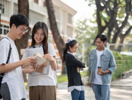 接纳大学生意义非凡，能提供帮助还能增进交流？