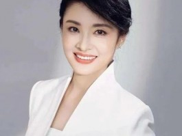 知性美女主持人周涛：工作严谨，书法更是一绝！楷行隶皆精妙