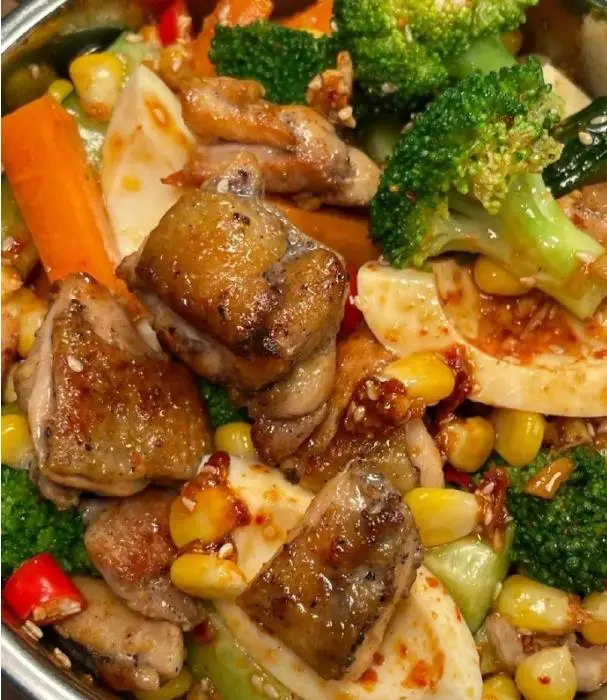 好吃的肉夹馍千篇一律，有趣的灵魂万里挑一，师傅你这手得多保重__好吃的肉夹馍千篇一律，有趣的灵魂万里挑一，师傅你这手得多保重